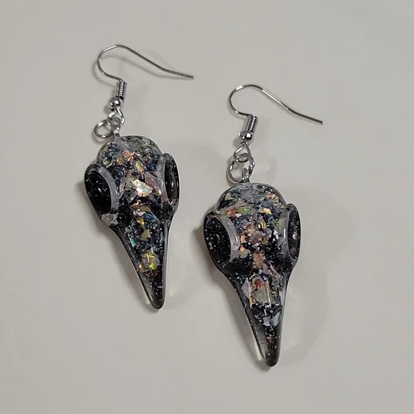 🔥LAST PAIR🔥 Raven's Skull Sparkle Fleck  Earrings, Unisex - Picture 4 of 7